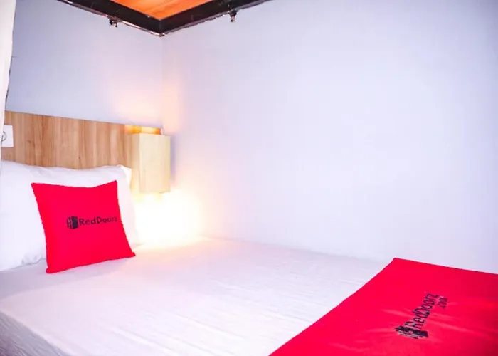 RedDoorz Hostel near Lippo Mall Kuta